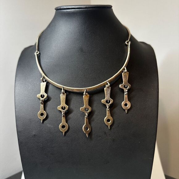 Jewelry - SALE! Art Deco style Silver tone metal choker necklace!